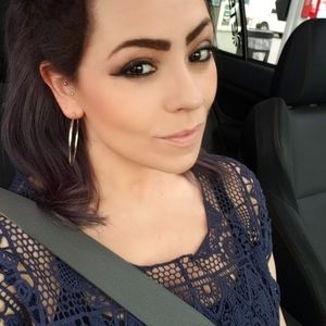 Meet your Posher, Anjonette